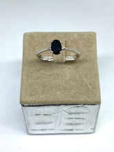 Load image into Gallery viewer, Anello in Oro 18kt con Zaffiro - Gold ring with Sapphire