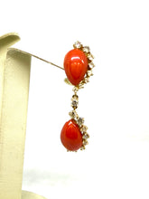 Carica l'immagine nel visualizzatore di Gallery, Orecchini in Oro con Corallo e Diamanti - Gold earrings with Coral and Diamonds