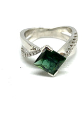 Load image into Gallery viewer, Anello in Oro con Tormalina e diamanti - Gold ring with Tourmaline and Diamonds