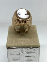 Load image into Gallery viewer, Anello in Argento rosè con cammeo (sterling silver ring with cameo)
