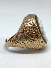 Load image into Gallery viewer, Anello in Argento rosè con cammeo (sterling silver ring with cameo)
