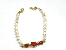 Carica l&#39;immagine nel visualizzatore di Gallery, Bracciale Perle con Corallo - Pearl bracelet with Pearls

