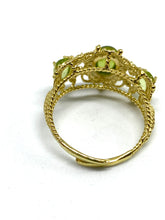 Load image into Gallery viewer, nello in Argento dorato con Peridoto - Gold plated silver ring with Peridot