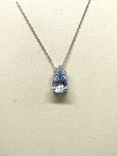 Load image into Gallery viewer, Collanina in oro Acquamarina con Diamanti - Aquamarine gold pendant with Diamonds