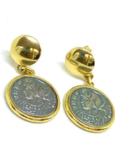 Carica l&#39;immagine nel visualizzatore di Gallery, Orecchini in Argento dorato con monete

