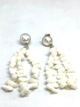 Carica l&#39;immagine nel visualizzatore di Gallery, Orecchini con Corallo e Perle - Coral earrings with Pearls
