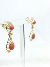 Carica l&#39;immagine nel visualizzatore di Gallery, Orecchini Corallo - Coral earrings
