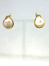 Load image into Gallery viewer, Orecchini Perla - Pearl’s earrings
