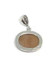 Carica l&#39;immagine nel visualizzatore di Gallery, Ciondolo Cammeo - Cameo’s pendant
