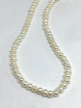 Carica l&#39;immagine nel visualizzatore di Gallery, Collana Perle - Pearl necklace
