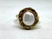 Carica l&#39;immagine nel visualizzatore di Gallery, Anello Perla - Pearl ring
