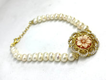 Carica l&#39;immagine nel visualizzatore di Gallery, Bracciale Cammeo - Cameo bracelet
