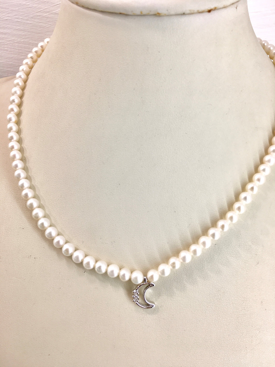 Collana Perle con elemento in Oro e Diamanti